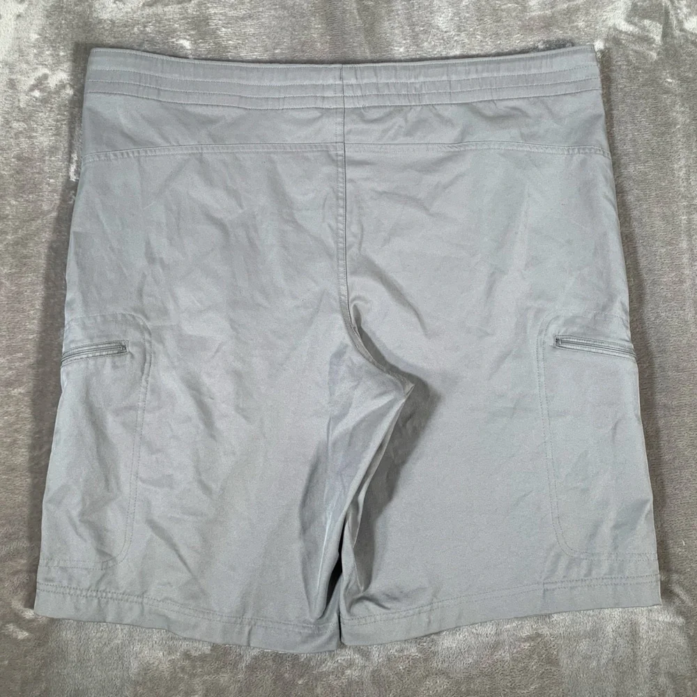 Nike‎ Bermuda Shorts Men’s XL Grey Vintage Sportswear Cargo Zip Pockets